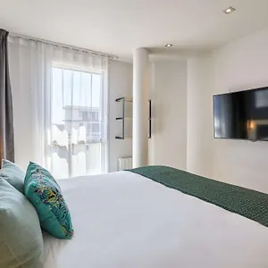 Aparthotel & Adagio